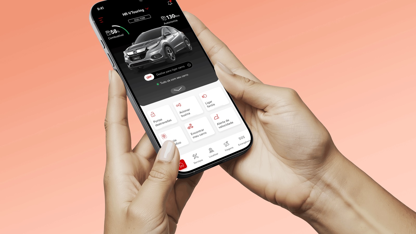 O app My Honda Connect rodando no celular, na mão, próximo a um veículo Honda
